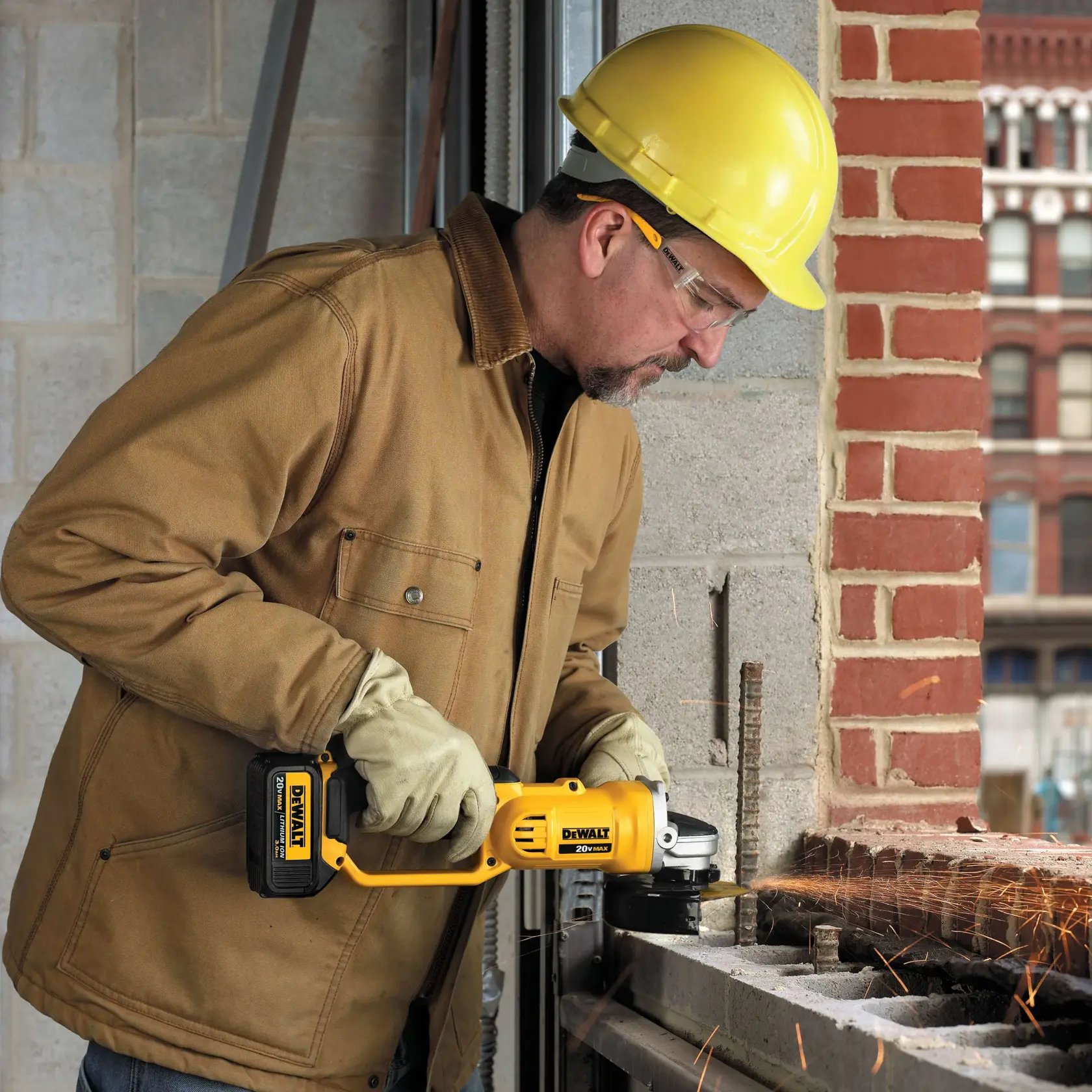 DEWALT® Combo de Taladro Percutor/Atornillador de 1/2" (13mm) y Esmeriladora Angular de 4-1/2" (115mm) Inalámbricos sin Carbones de 20V MAX*, (2) Baterías de 5.0Ah, Cargador y Caja TSTAK®