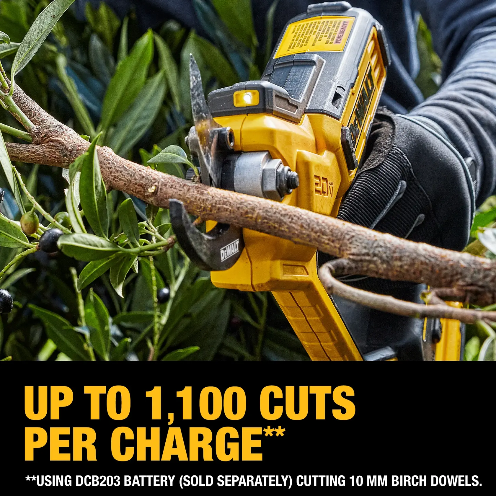 DEWALT® 20V MAX* 1-1/2-in. Cordless Pruner Kit