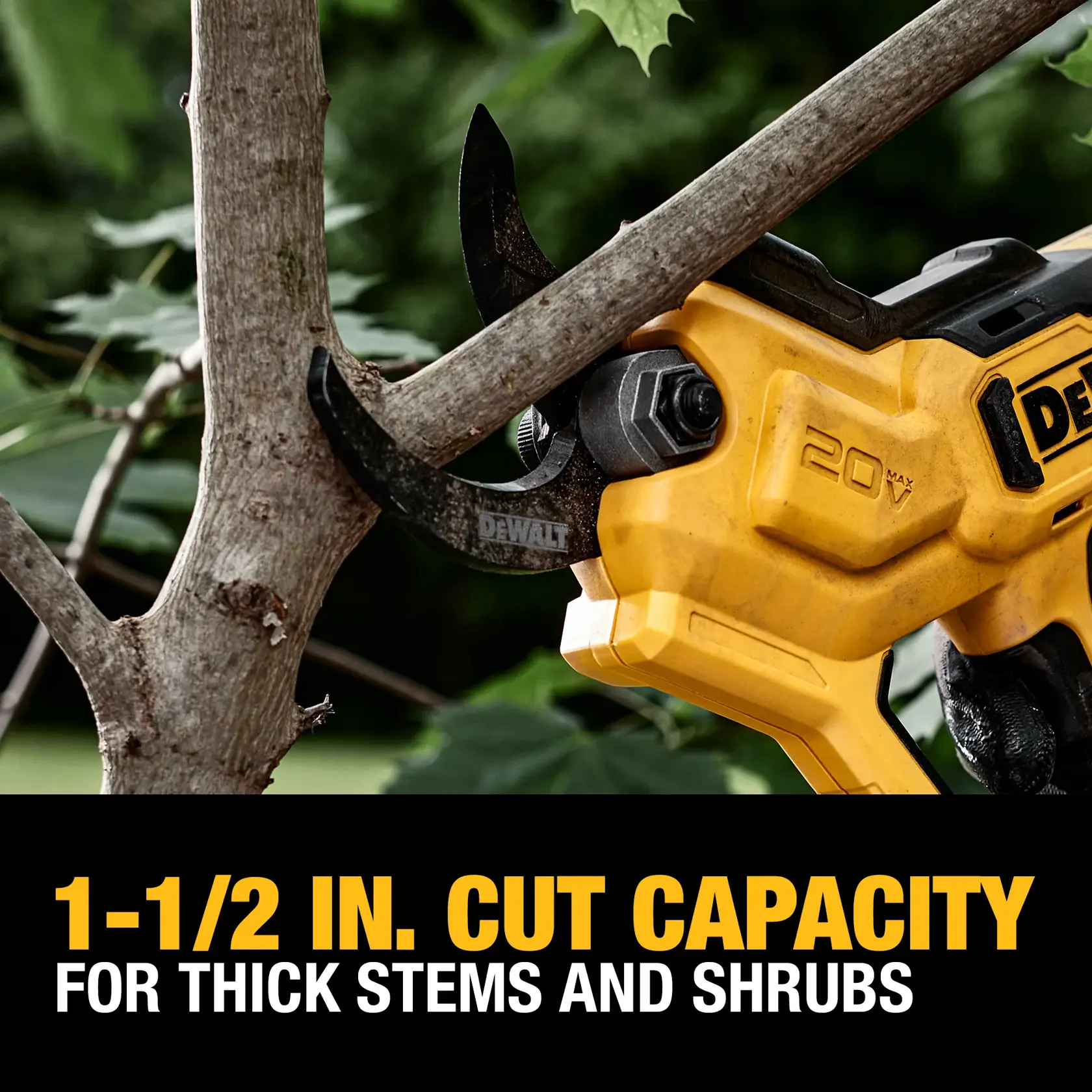 DEWALT® 20V MAX* 1-1/2-in. Cordless Pruner Kit