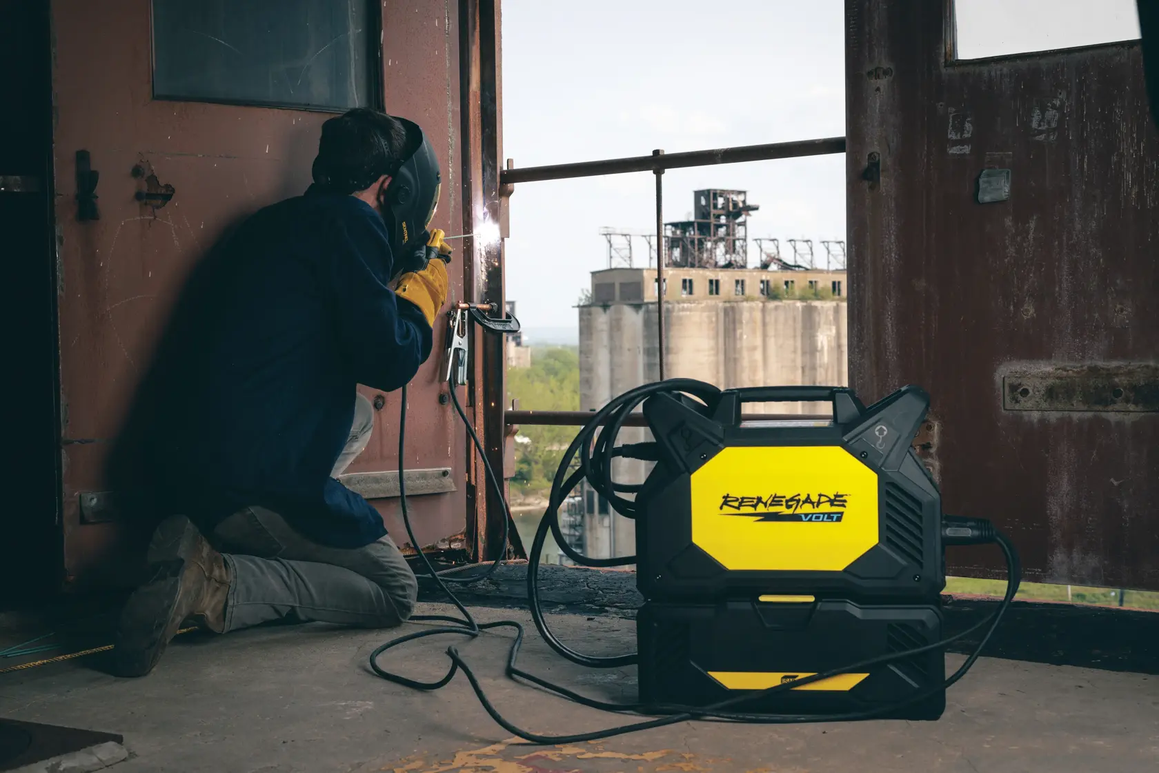 WELD ANYWHERE WITH ESAB RENEGADE VOLT - WELDING ON INDUSTRIAL WINDOW