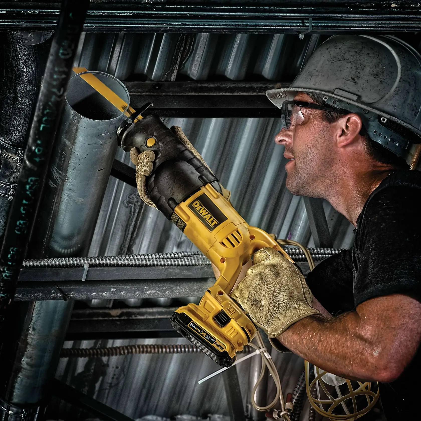 DEWALT® 18V to 20V Adapter