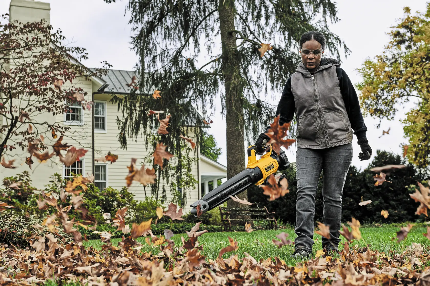 DEWALT® 20V MAX* XR® Brushless Cordless Handheld Blower Kit