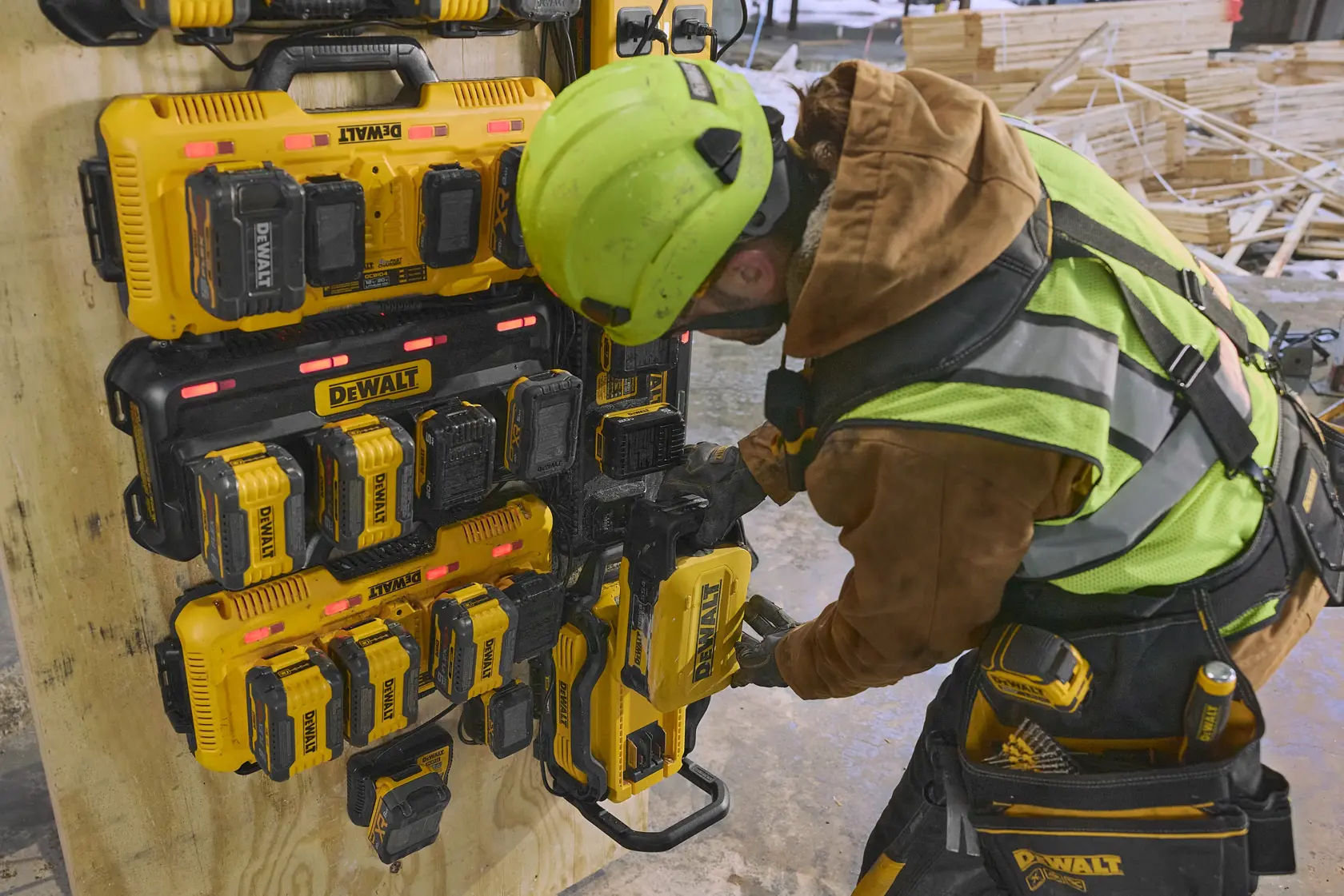 DEWALT® DCBPC1615 Power Controller feature and benefit video