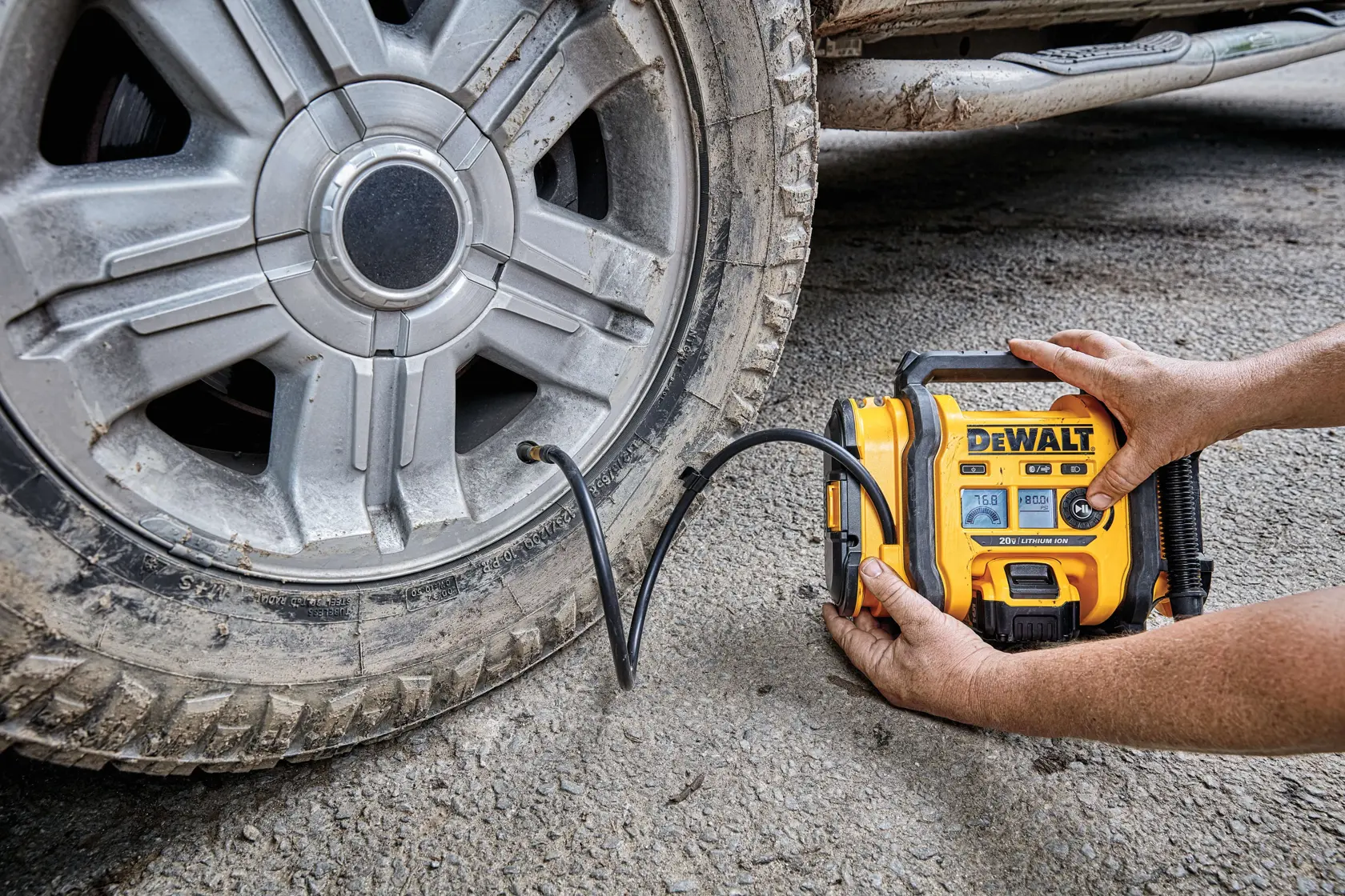 DEWALT® 20V MAX* Cordless Inflator (Tool Only)