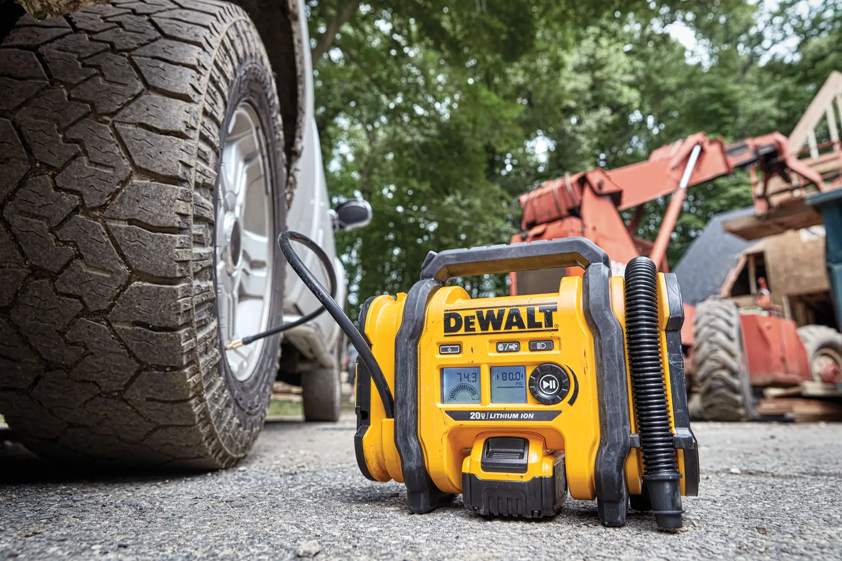 DEWALT® 20V MAX* Cordless Inflator (Tool Only)