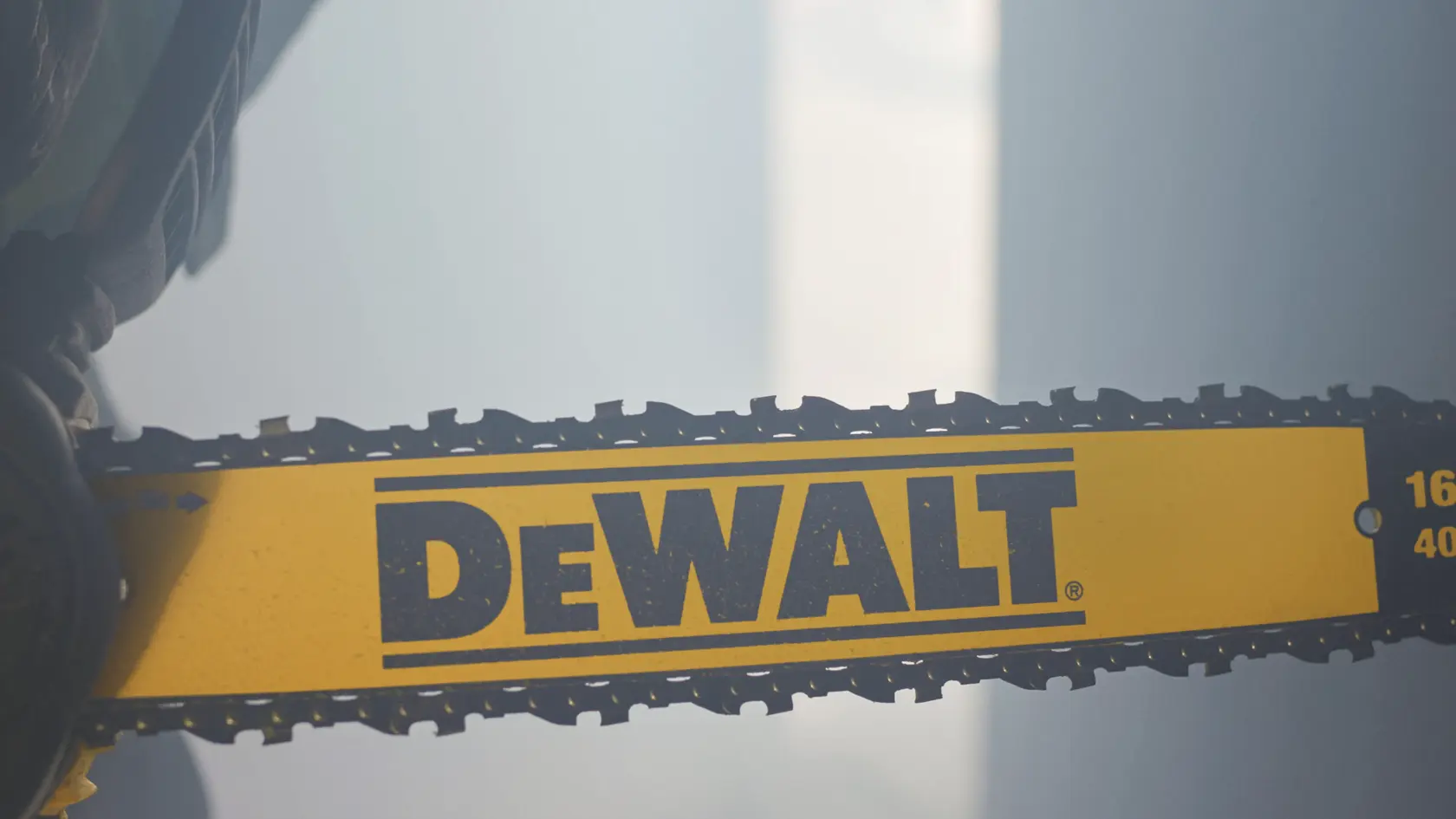 DEWALT® FLEXVOLT 60V MAX* 16-in. Brushless Cordless Chainsaw (Tool Only)