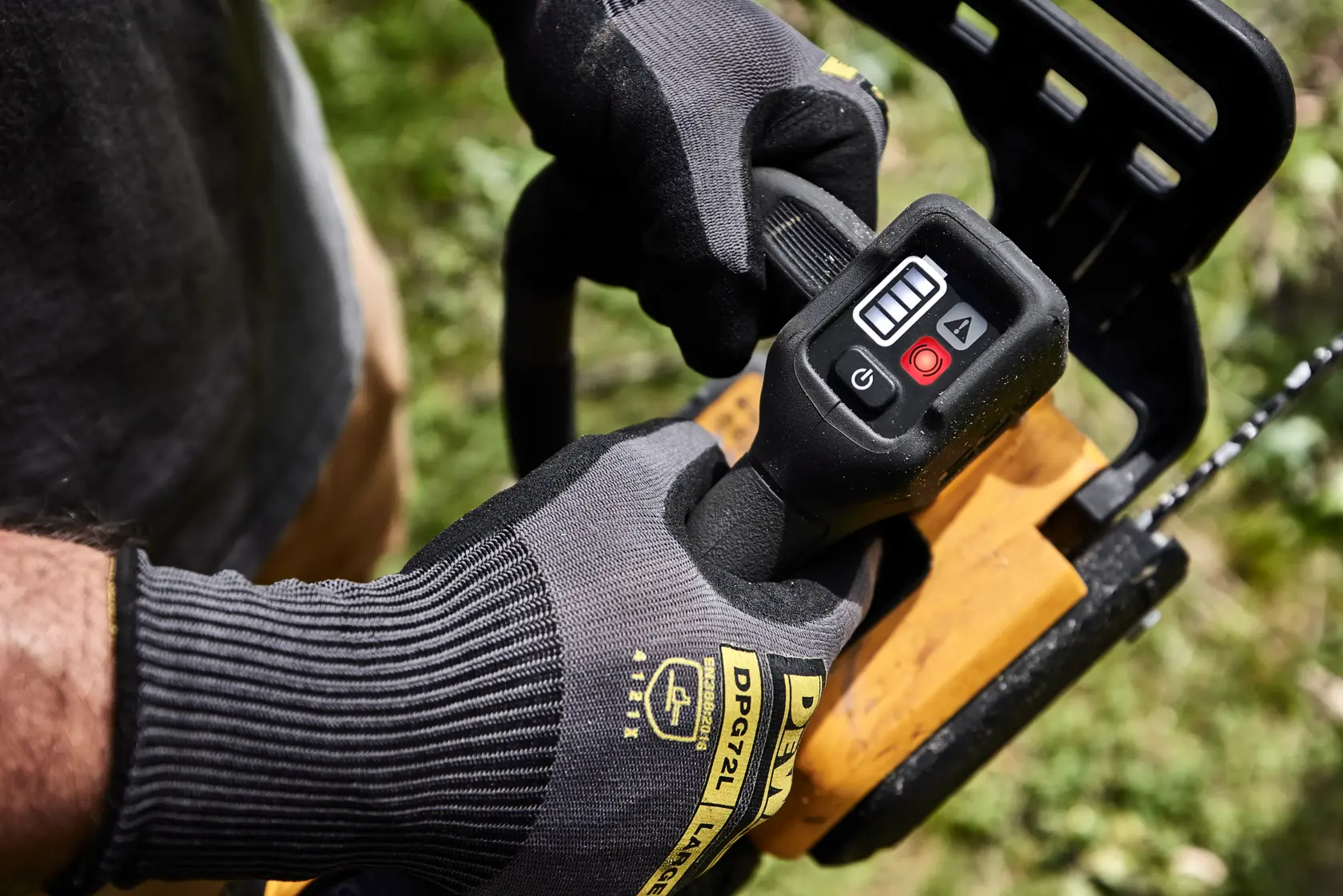 DEWALT Top Handle Chainsaw close up of the LED display. 