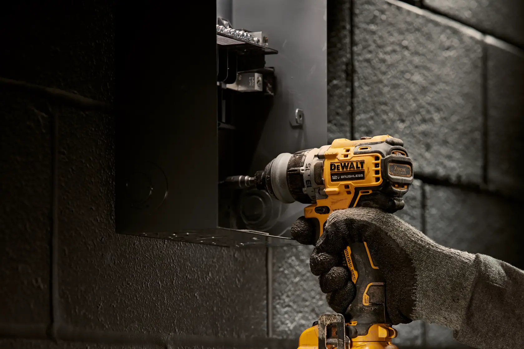 DEWALT® XTREME™ 12V MAX* Brushless Cordless 5-in-1 Drill/Driver Kit