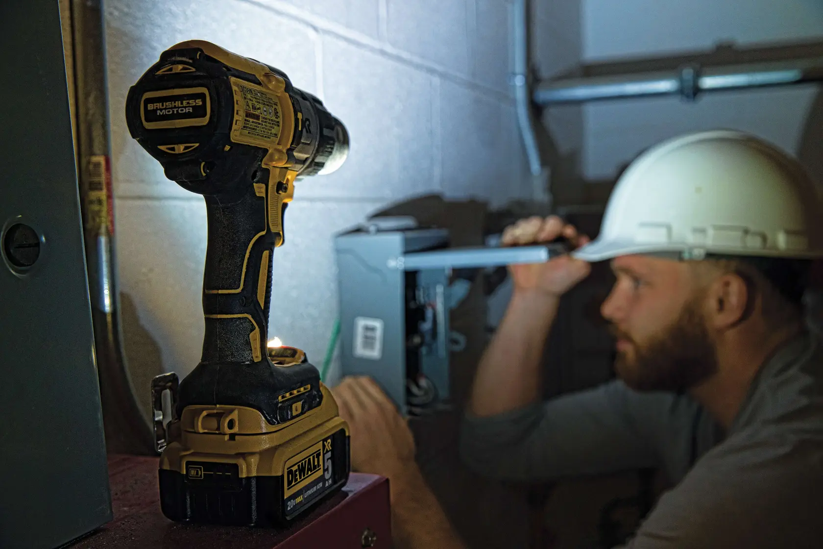 DEWALT® 20V MAX* Brushless Cordless 1/2-in. (13mm) Hammer Drill with (2) 5.0 Ah Batteries and Charger