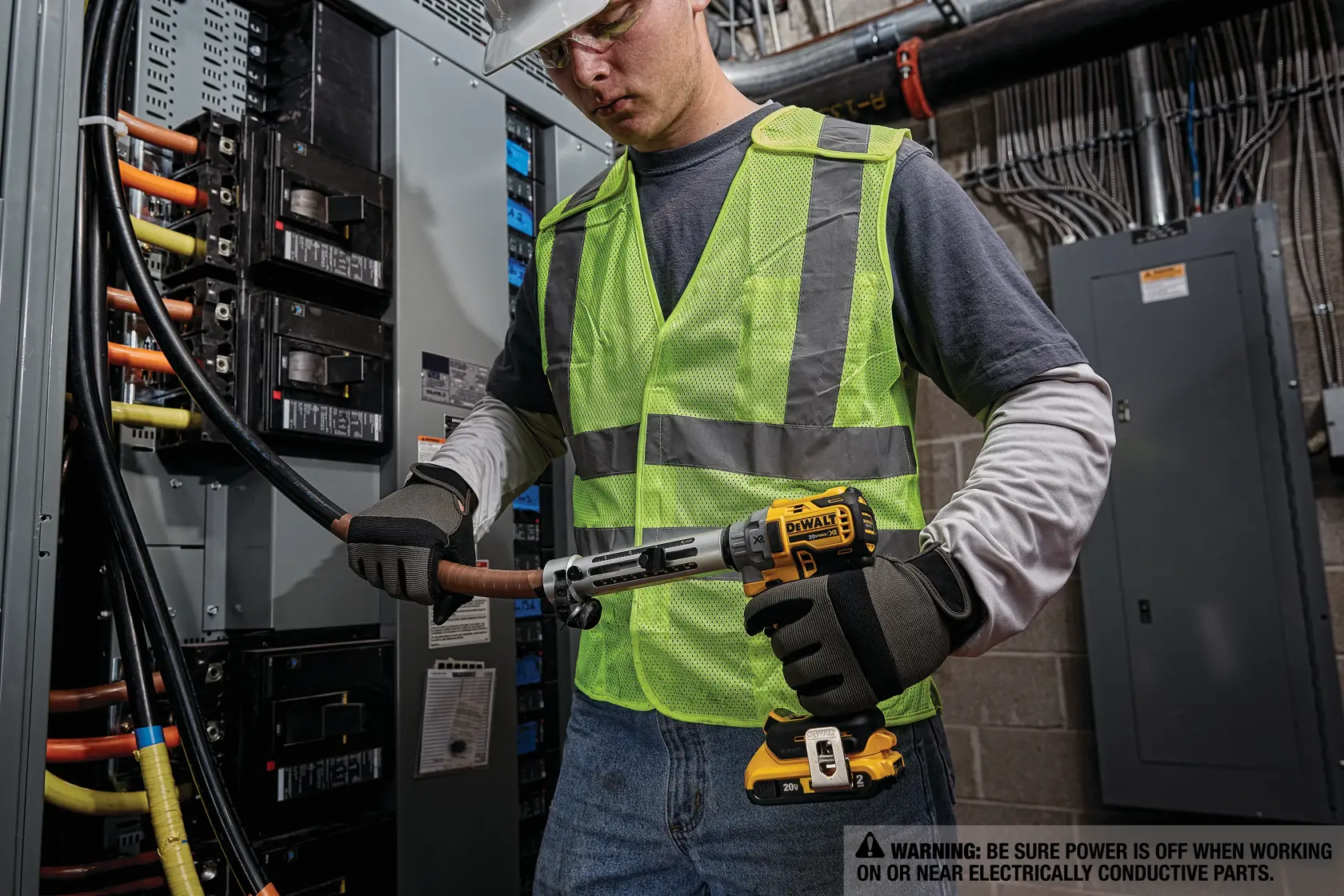 DEWALT® 20V MAX* XR® Cordless Cable Stripper Kit