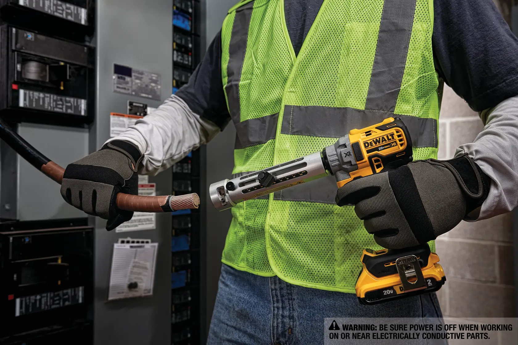 DEWALT® 20V MAX* XR® Cordless Cable Stripper Kit
