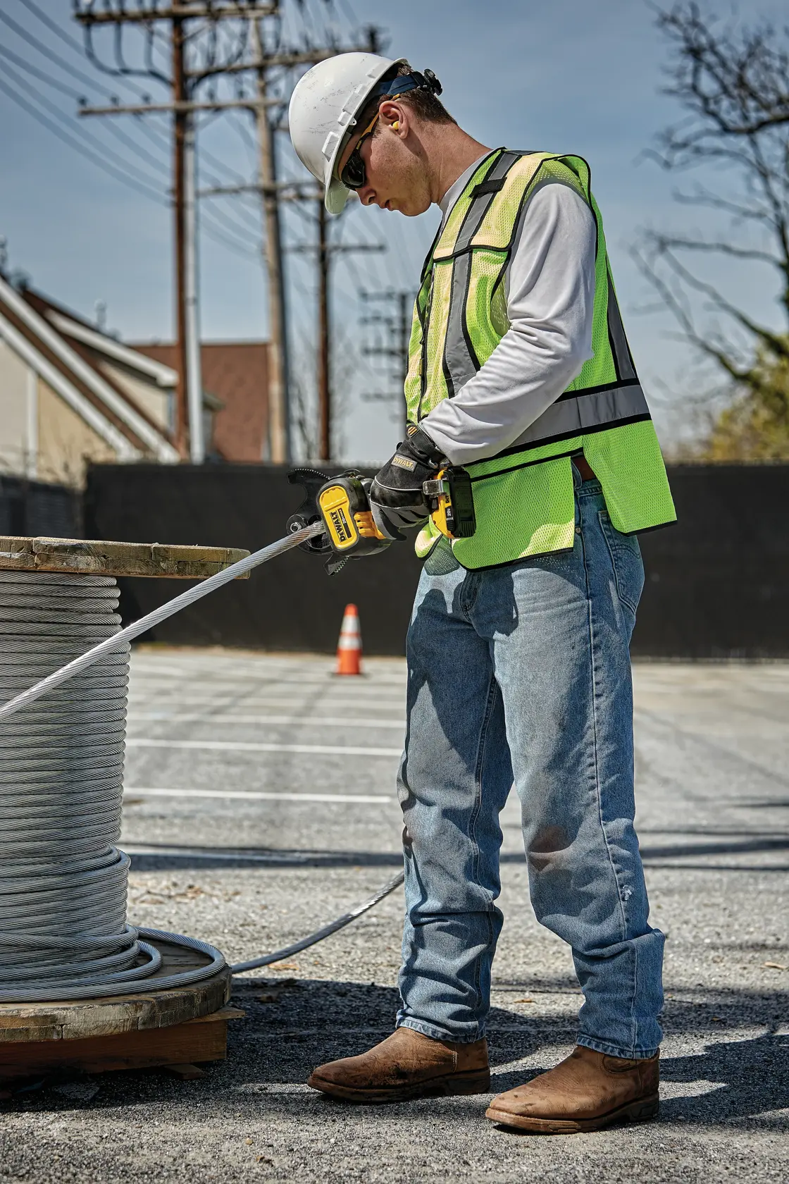 DEWALT® 20V MAX* Cordless ACSR Cable Cutting Tool Kit