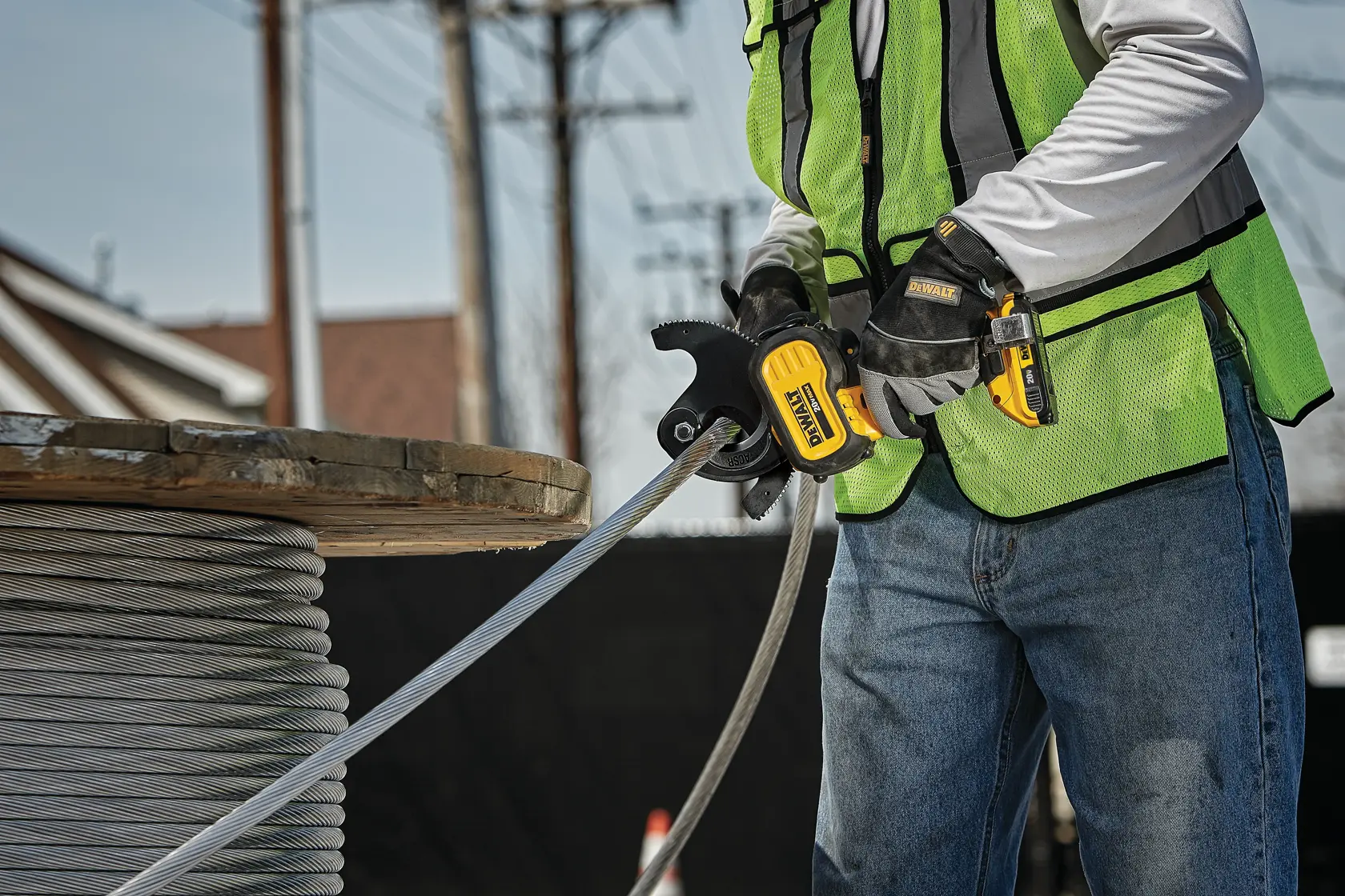 DEWALT® 20V MAX* Cordless ACSR Cable Cutting Tool Kit