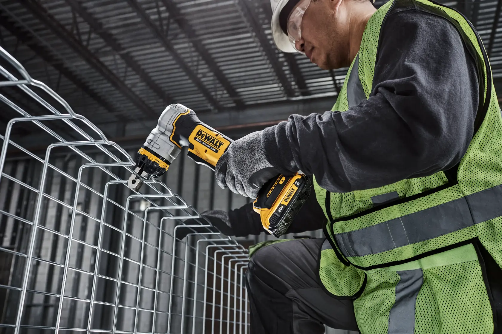 DEWALT® 20V MAX* XR® Brushless Cordless Wire Mesh Cable Tray Cutter