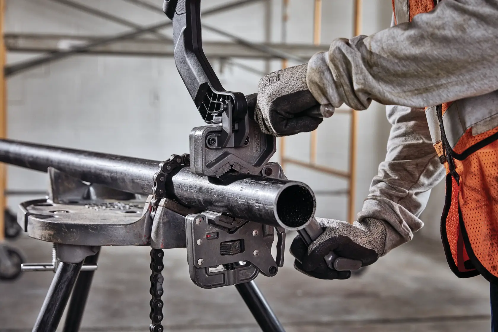 DEWALT® FLEXVOLT 60V MAX* Cordless Pipe Threader Kit