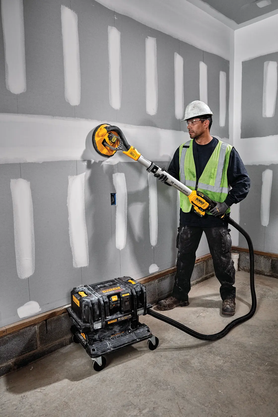 DEWALT® 20V MAX* Cordless Drywall Sander Kit With Battery & Charger Included
