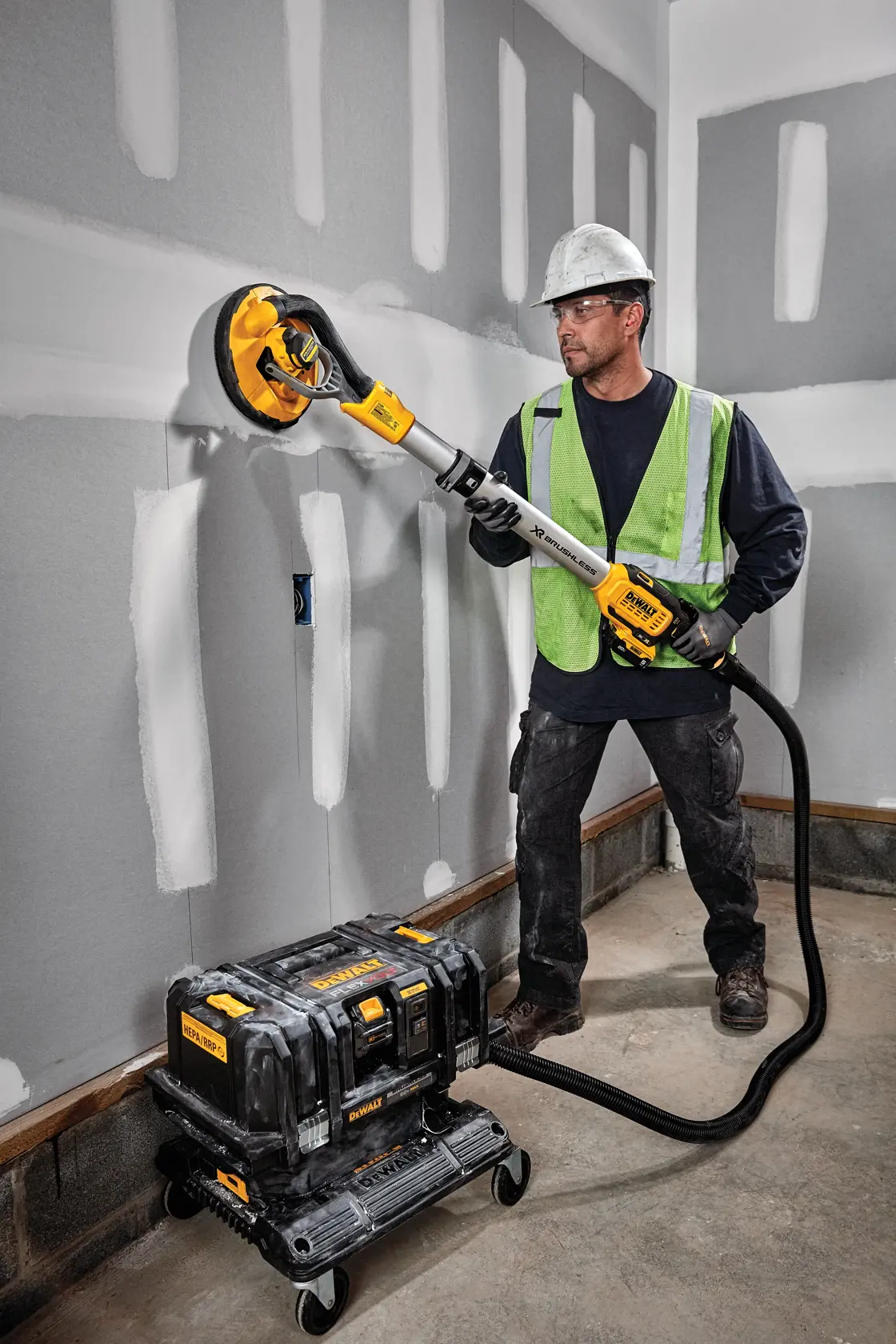 DEWALT® 20V MAX* Cordless Drywall Sander Kit With Battery & Charger Included