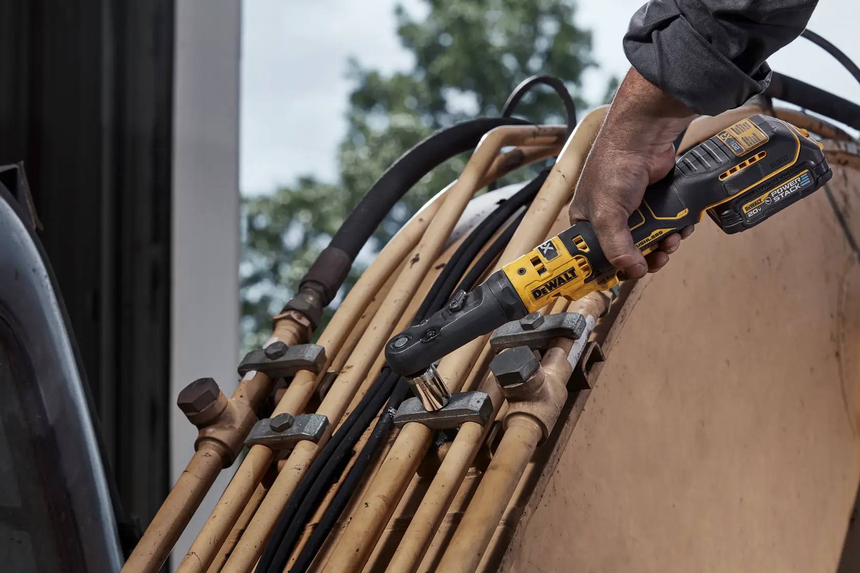 DCF510 working on tractor 