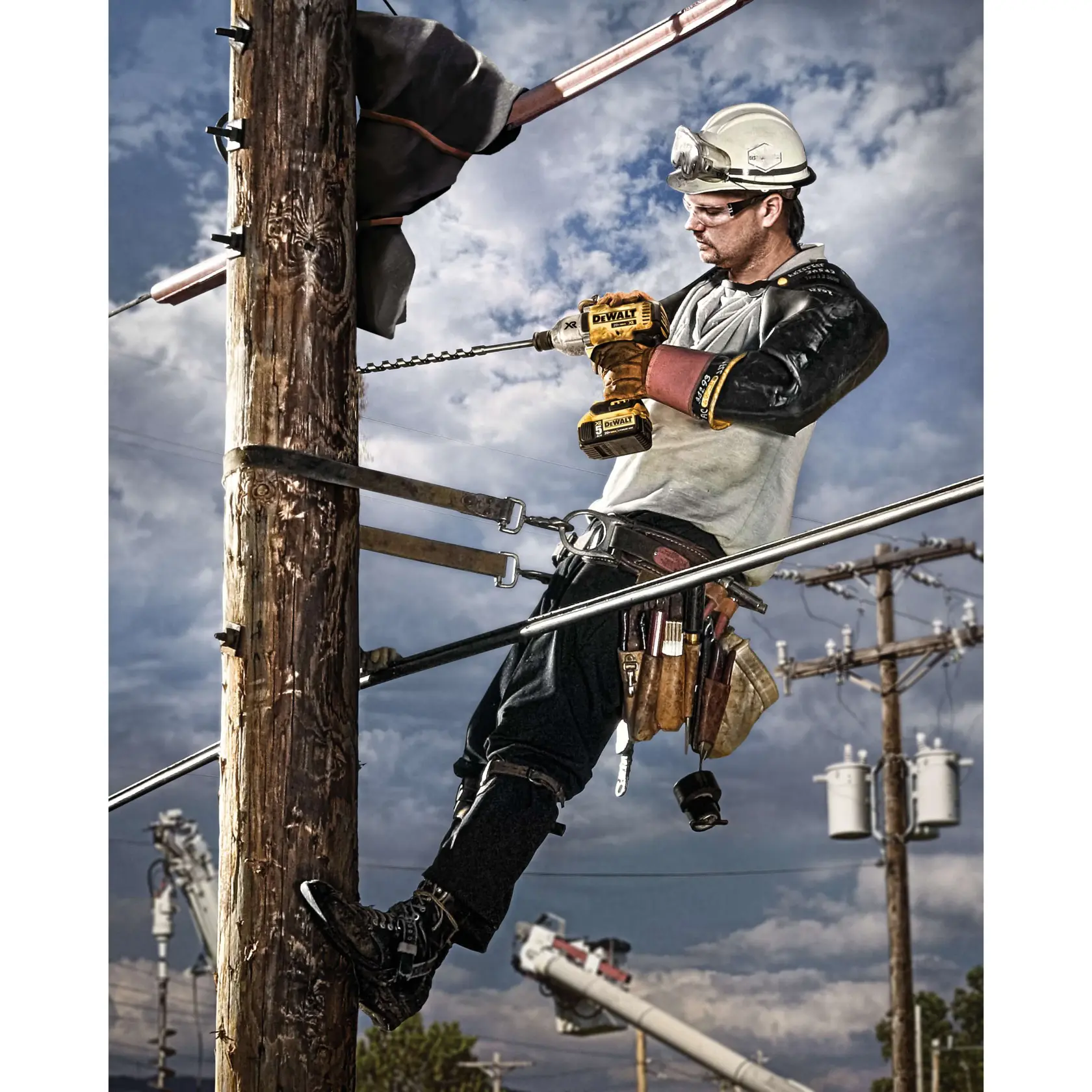 DEWALT® 20V MAX* XR® High Torque 7/16-in. Impact Wrench with Quick Release Chuck Kit (5.0Ah)