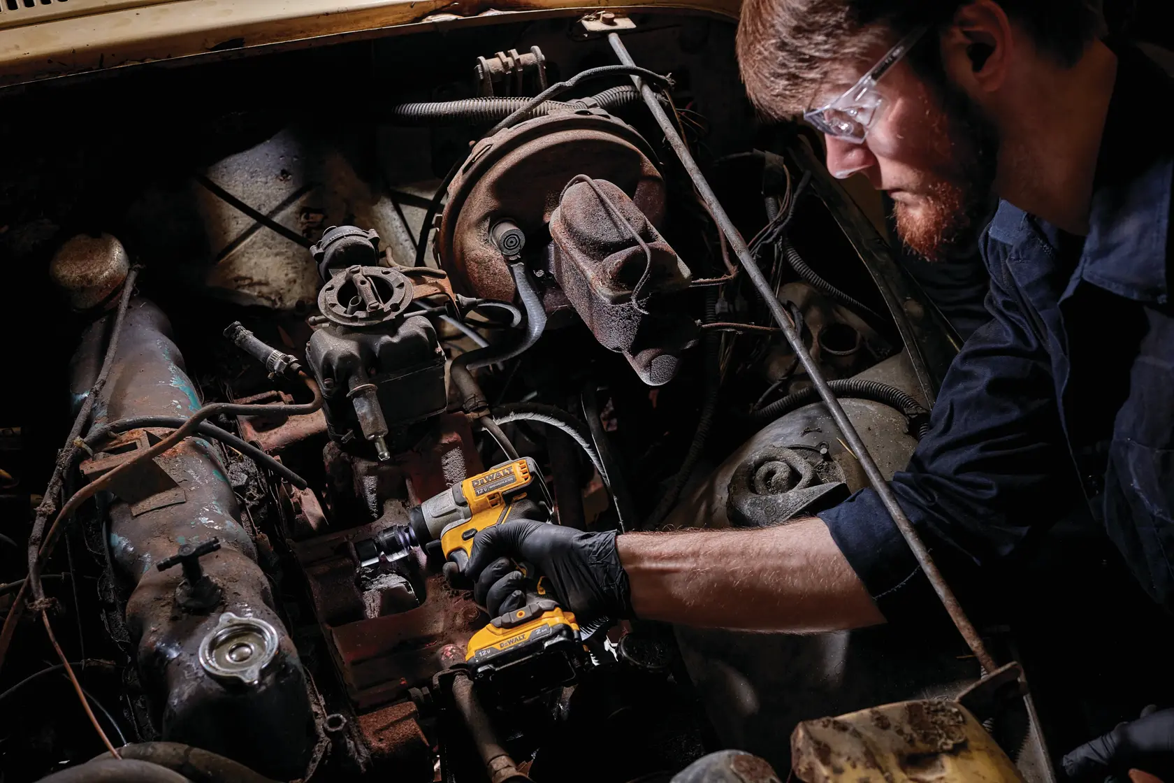 DEWALT® XTREME 12V MAX* Cordless Brushless 3/8-in. (9.5mm) Impact Wrench with (2) 2.0 Ah Batteries with Charger