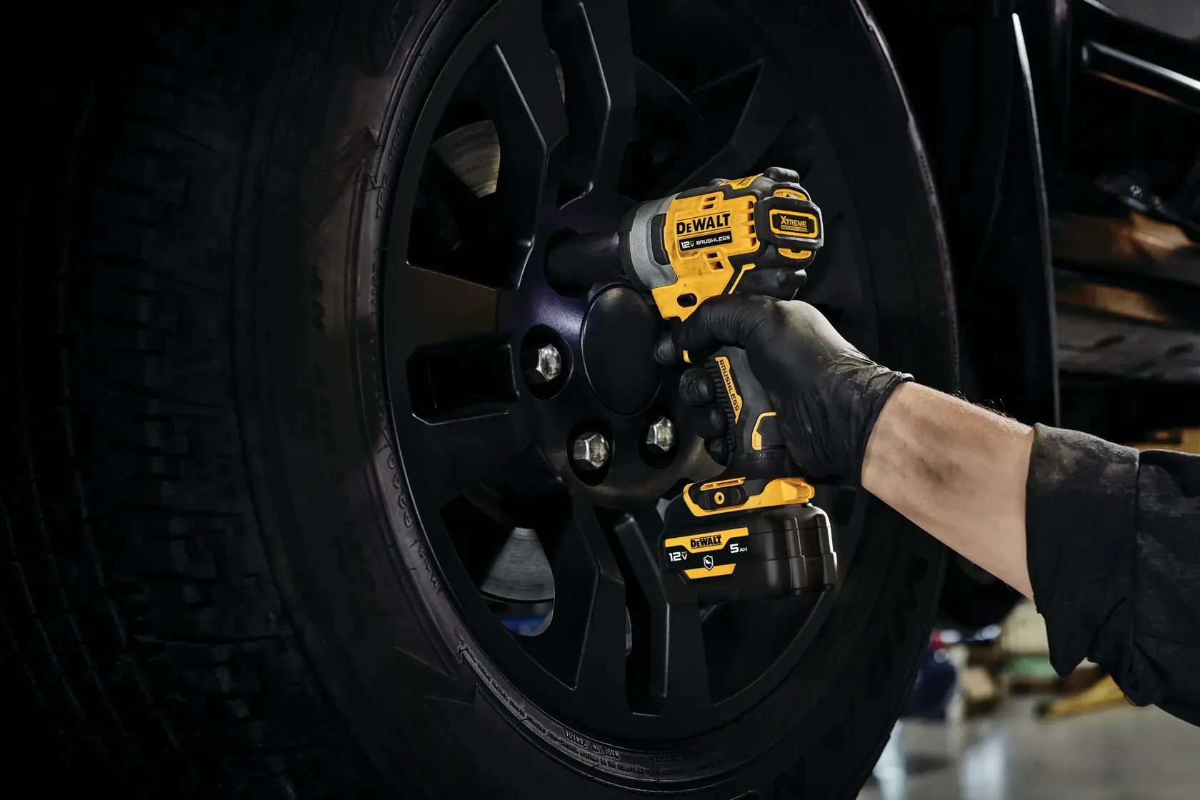 DEWALT® XTREME™ 12V MAX* Brushless 3/8-in. Cordless Impact Wrench Kit