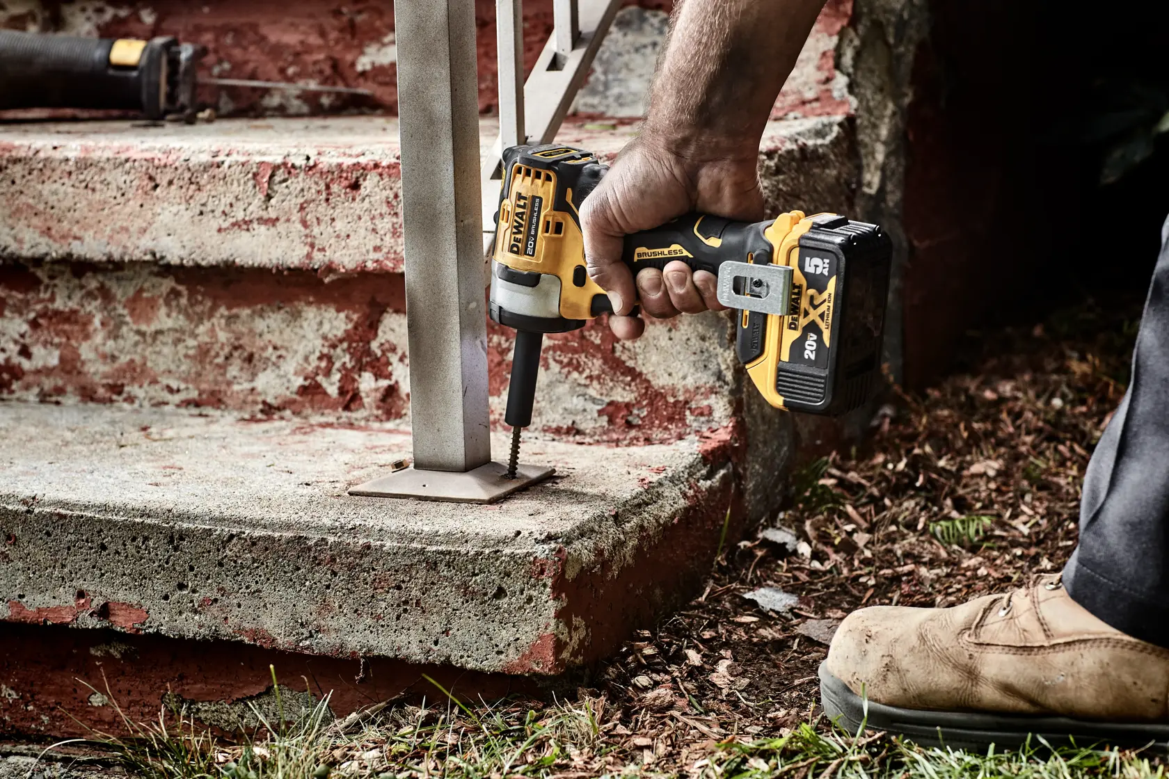 DEWALT® 20V MAX* 1/2-in. Cordless Impact Wrench With Hog Ring Anvil (Tool Only)