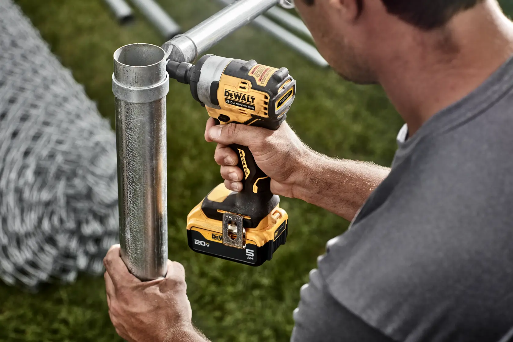 DEWALT® 20V MAX* 1/2-in. Cordless Impact Wrench with Hog Ring Anvil Kit
