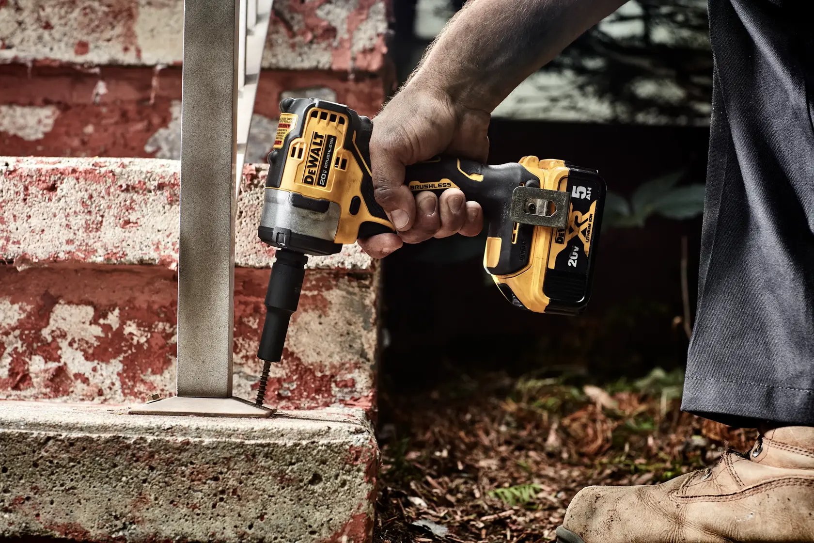 DEWALT® 20V MAX* 3/8-in. Cordless Impact Wrench With Hog Ring Anvil (Tool Only)