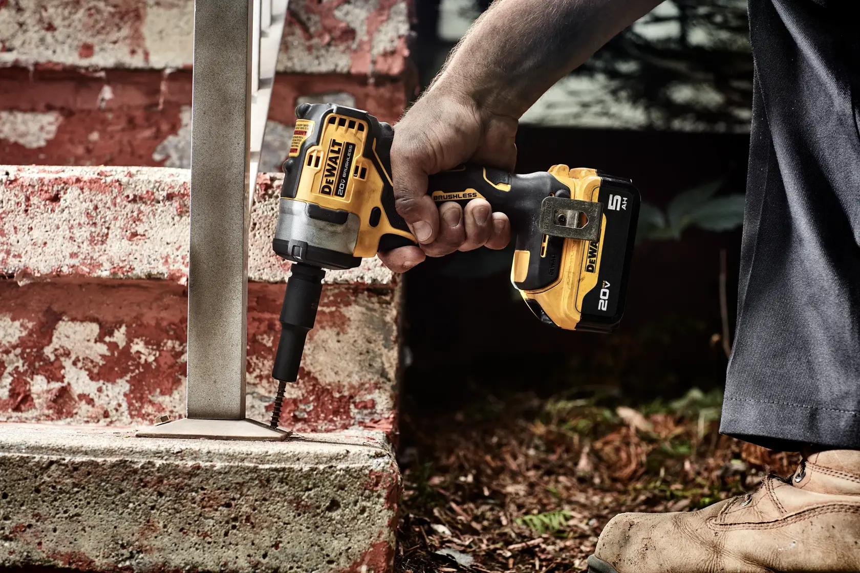 DEWALT® 20V MAX* 3/8-in. Cordless Impact Wrench with Hog Ring Anvil Kit