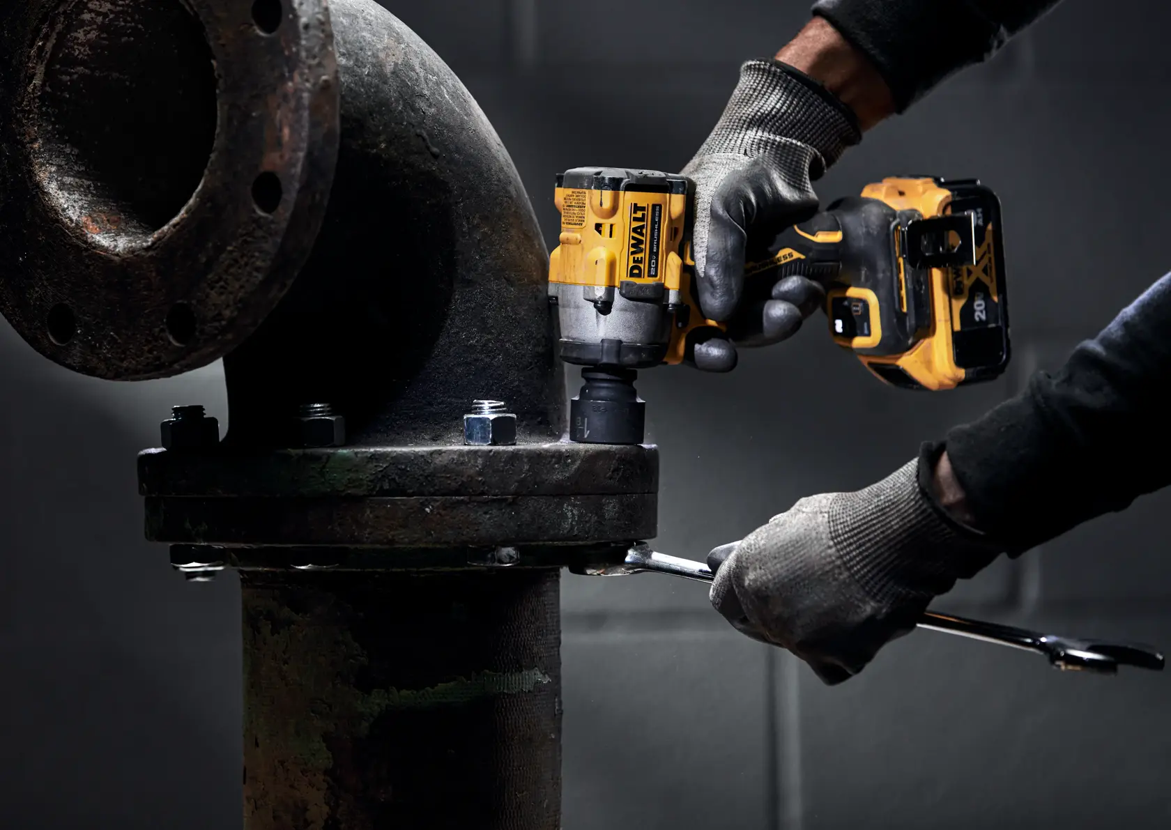 DEWALT® 20V MAX* ATOMIC™ 1/2-in. Cordless Impact Wrench With Hog Ring Anvil (Tool Only)