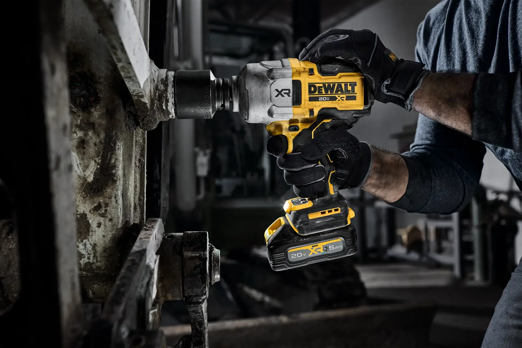 DCF961GH1 20V MAX XR® 1/2 inch High Torque Impact Wrench application image fastening large bolt