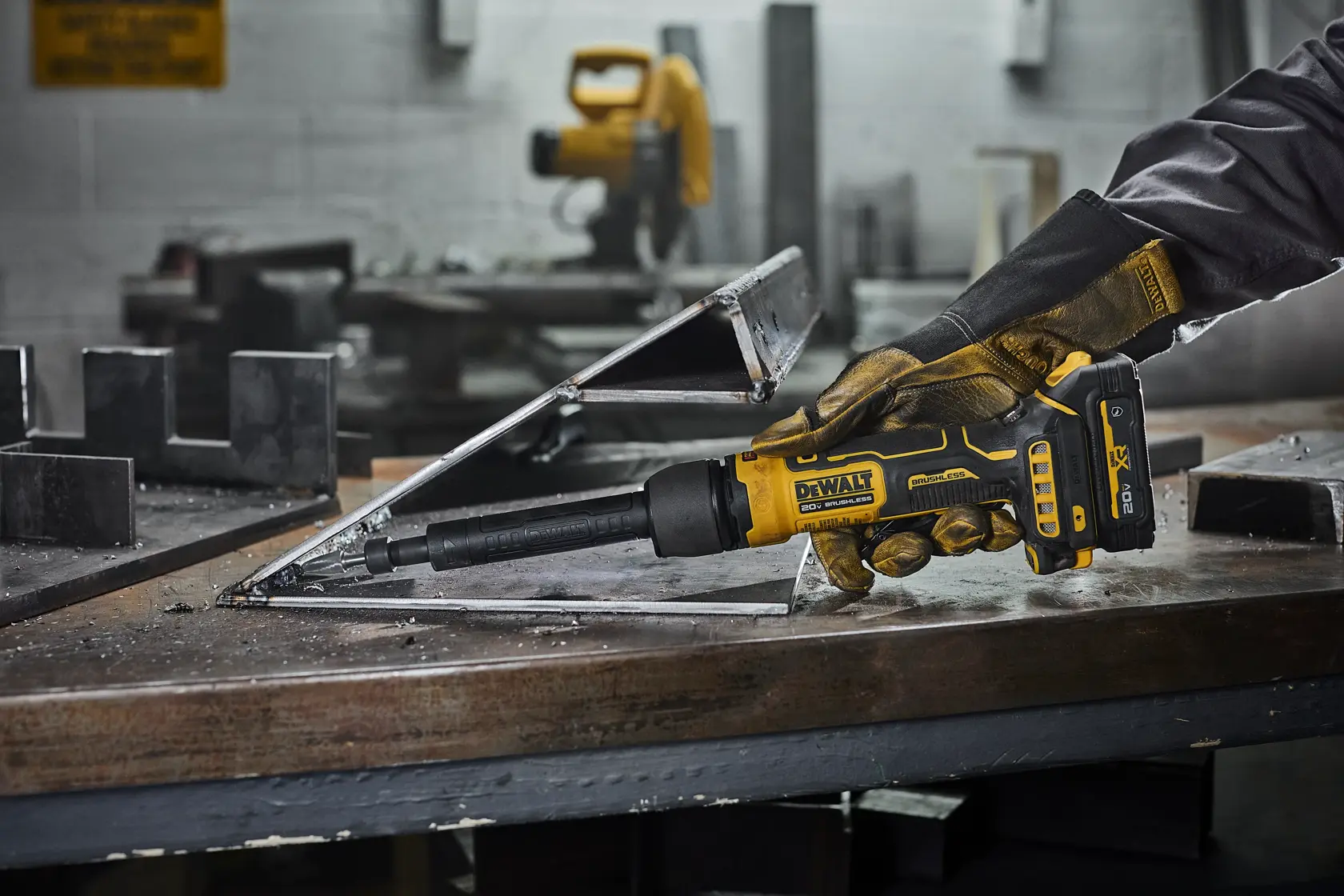 ATOMIC� 20V MAX* Extended Die Grinder