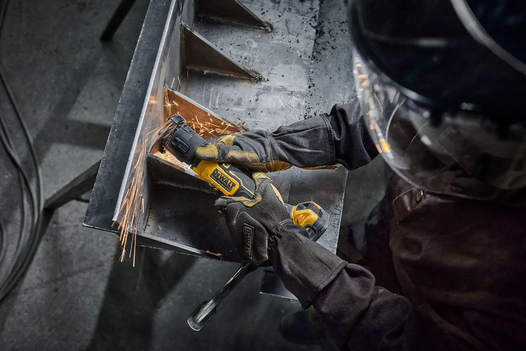 ATOMIC� 20V MAX* 3 in. Cut-Off Tool