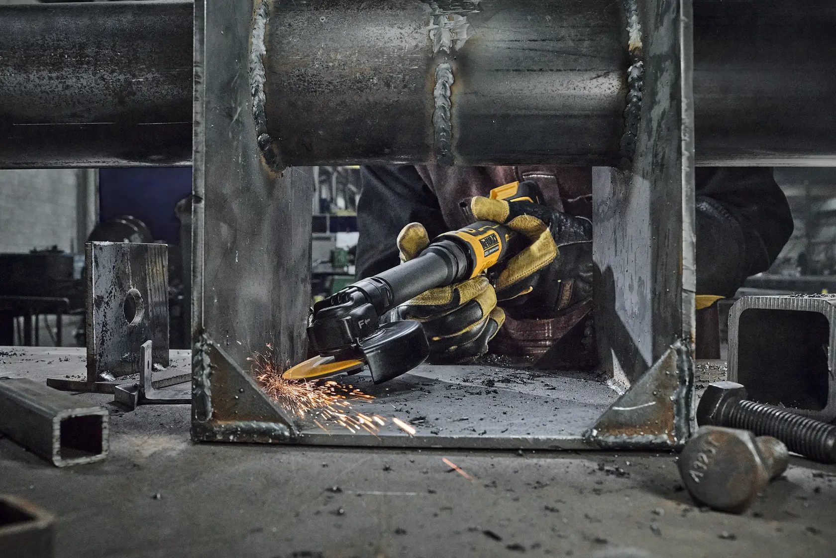 ATOMIC� 20V MAX* 4 in. Extended Cut-Off Tool