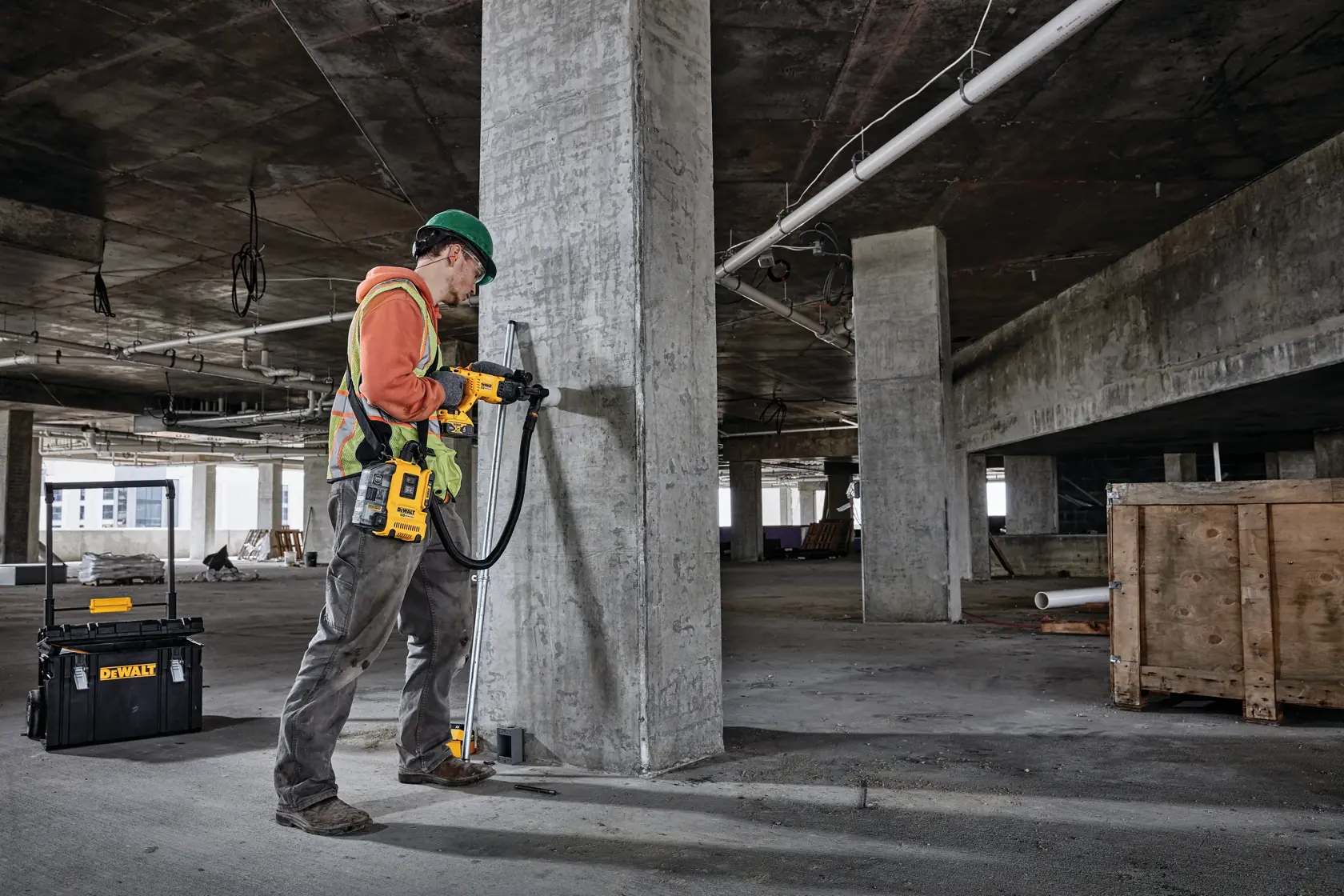 DEWALT® 20V MAX* 1-in. Brushless Cordless SDS PLUS D-Handle Rotary Hammer Kit