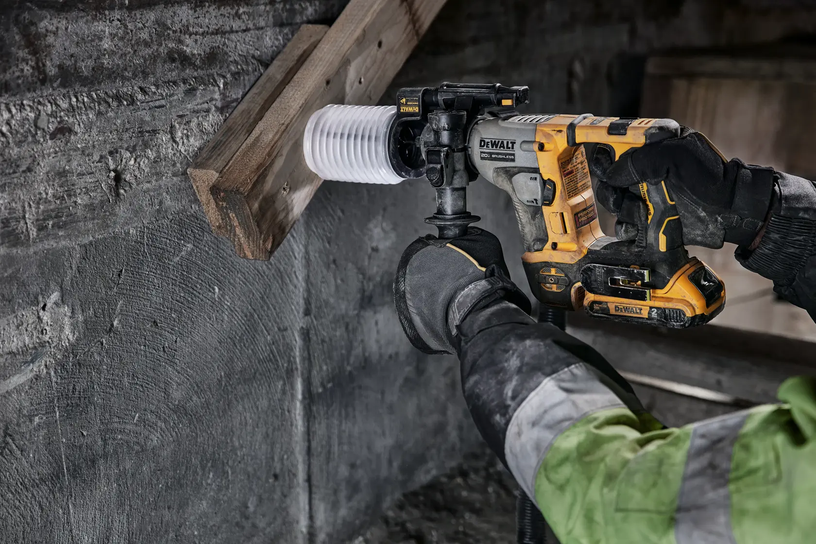 DEWALT® 20V MAX* ATOMIC™ 5/8-in. Brushless Cordless SDS PLUS Rotary Hammer Kit