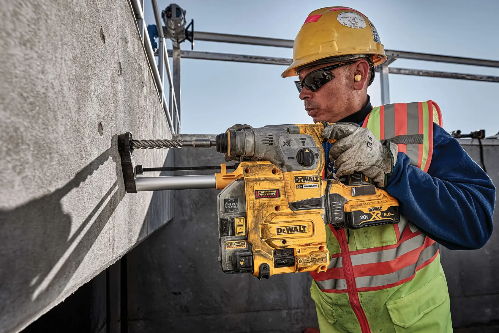 DEWALT® 20V MAX* XR® Brushless Cordless 1-1/8-in. (29mm) SDS PLUS L-Shape Rotary Hammer (Tool Only)