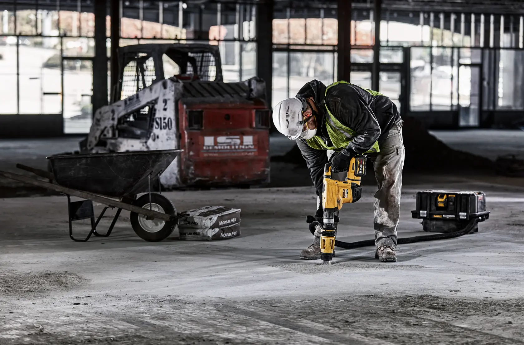 DEWALT® FLEXVOLT 60V MAX* Cordless 15 lb. 3/4-in. (19mm) SDS Max Chipping Hammer with (1) 9.0 Ah Battery and Charger