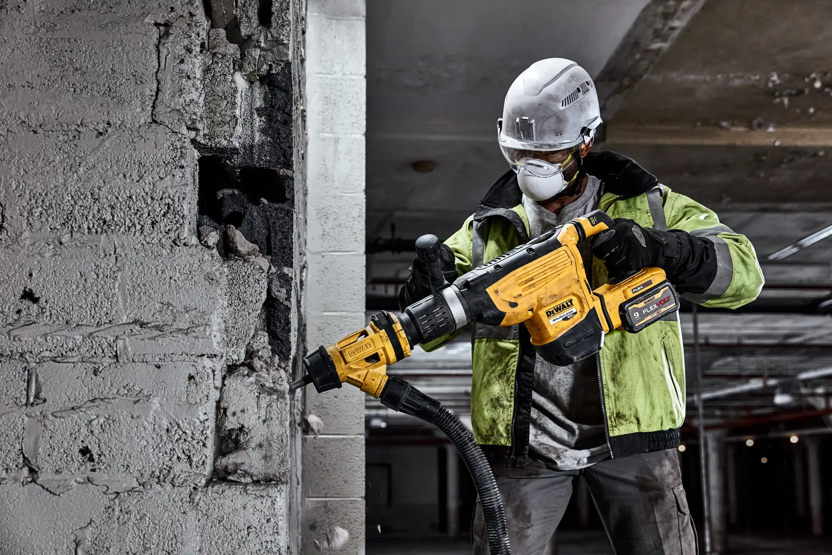 DEWALT® 60V MAX* 22 lb Cordless SDS MAX Chipping Hammer Kit