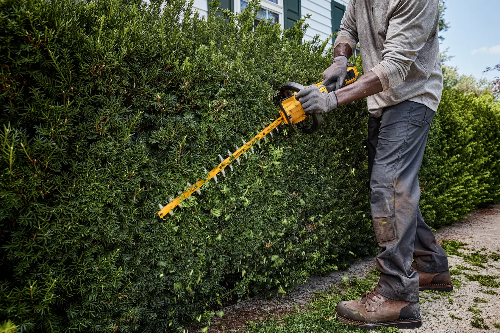 DEWALT® 60V MAX* 26-in. Brushless Cordless Hedge Trimmer (Tool Only)