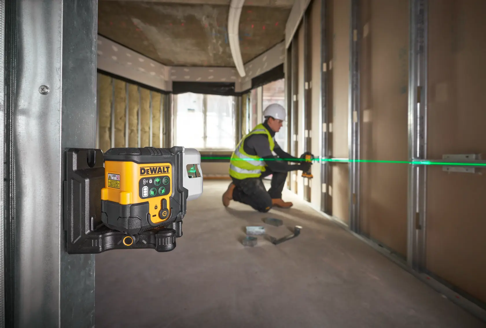 USB Rechargeable Green 3x180 Laser-Bare helping to layout material