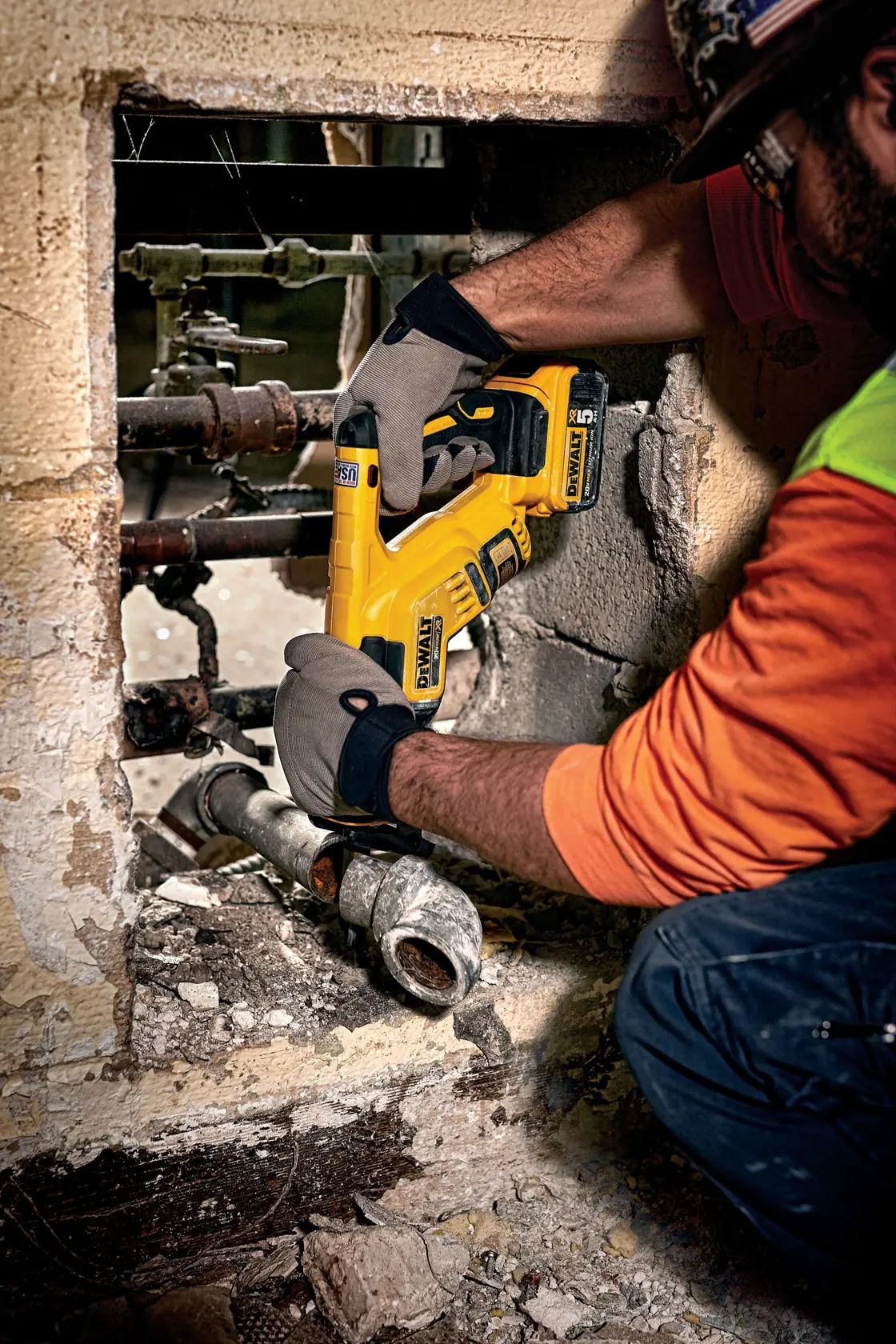 DEWALT® 20V MAX* XR® Brushless Compact Reciprocating Saw Kit