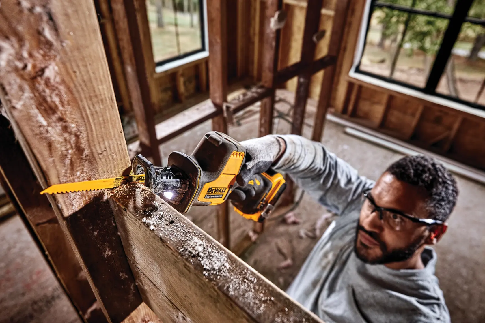 DEWALT® 20V MAX* ATOMIC™ Cordless One-Handed Reciprocating Saw (Tool Only)