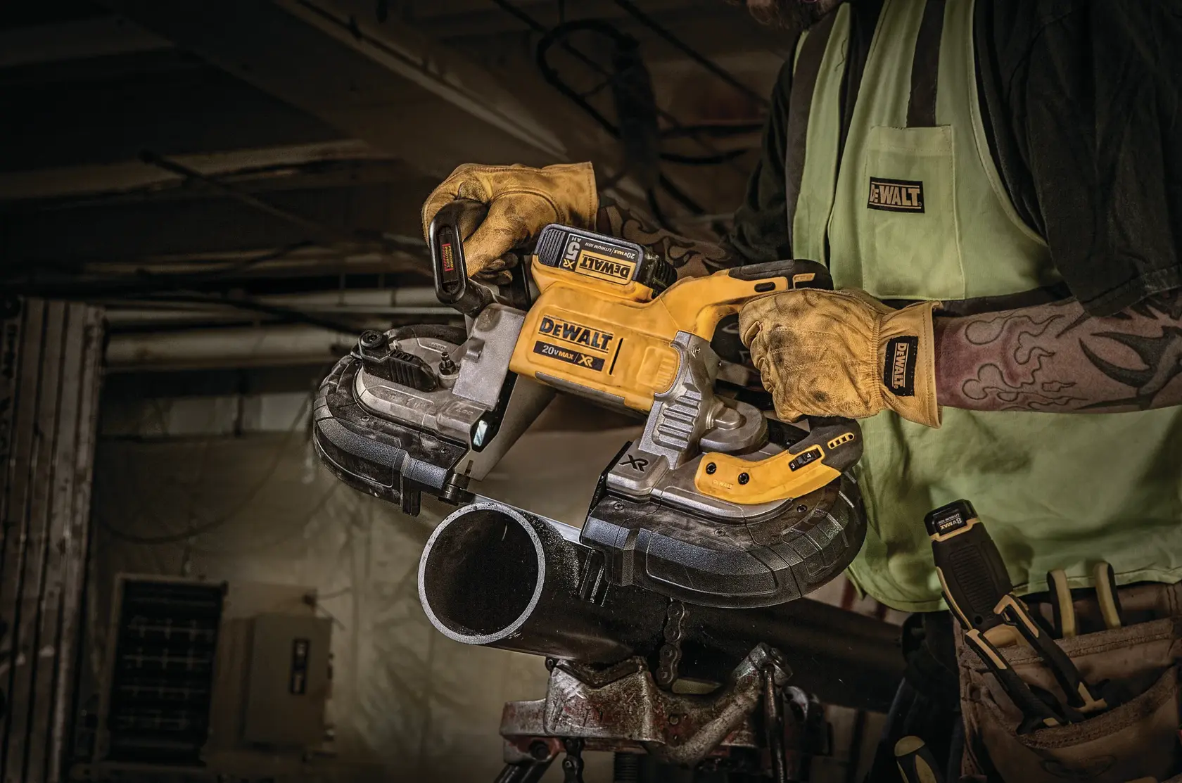 DEWALT® 20V MAX* 5-in. Dual Switch Band Saw Kit