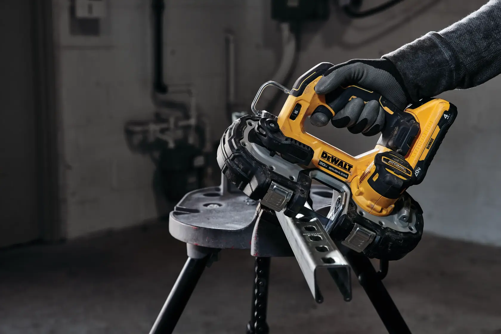 DEWALT® 20V MAX* ATOMIC™ 1-3/4-in. Brushless Compact Band Saw (Tool Only)