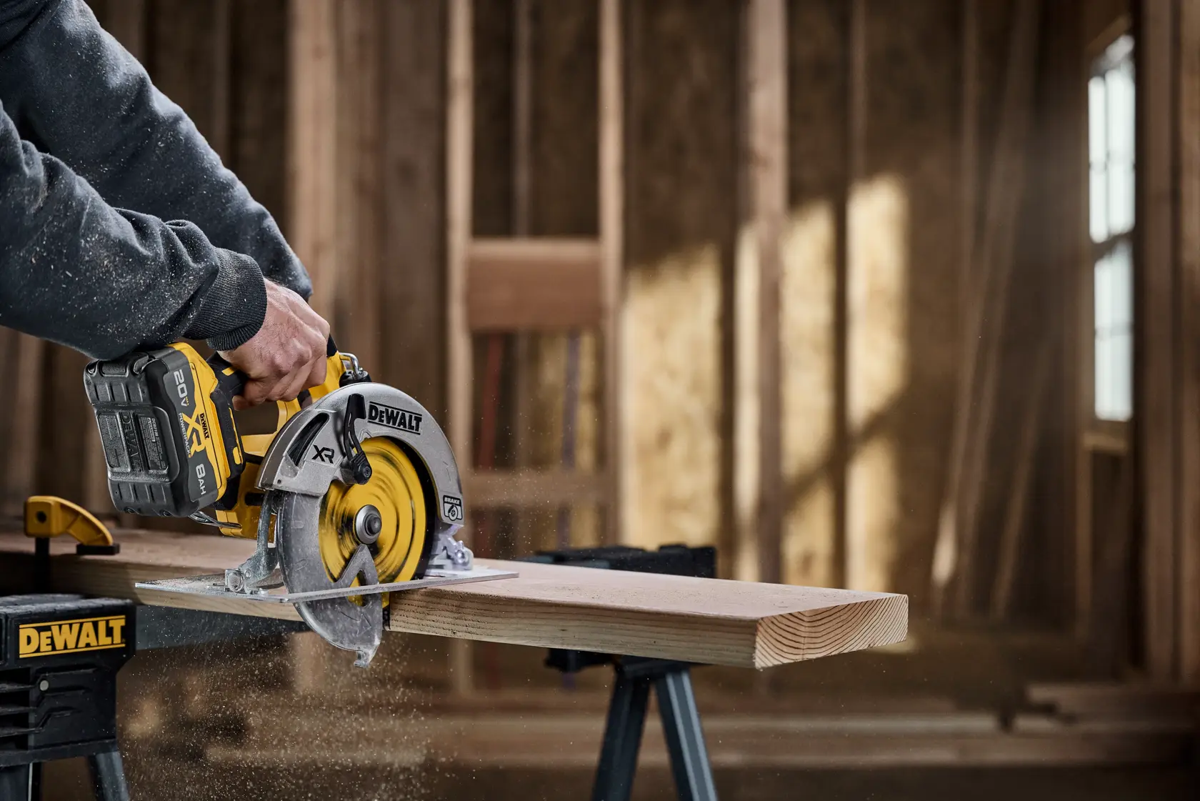 DEWALT® 20V MAX* XR® Brushless Cordless 7-1/4-in. Circular Saw (Tool Only)