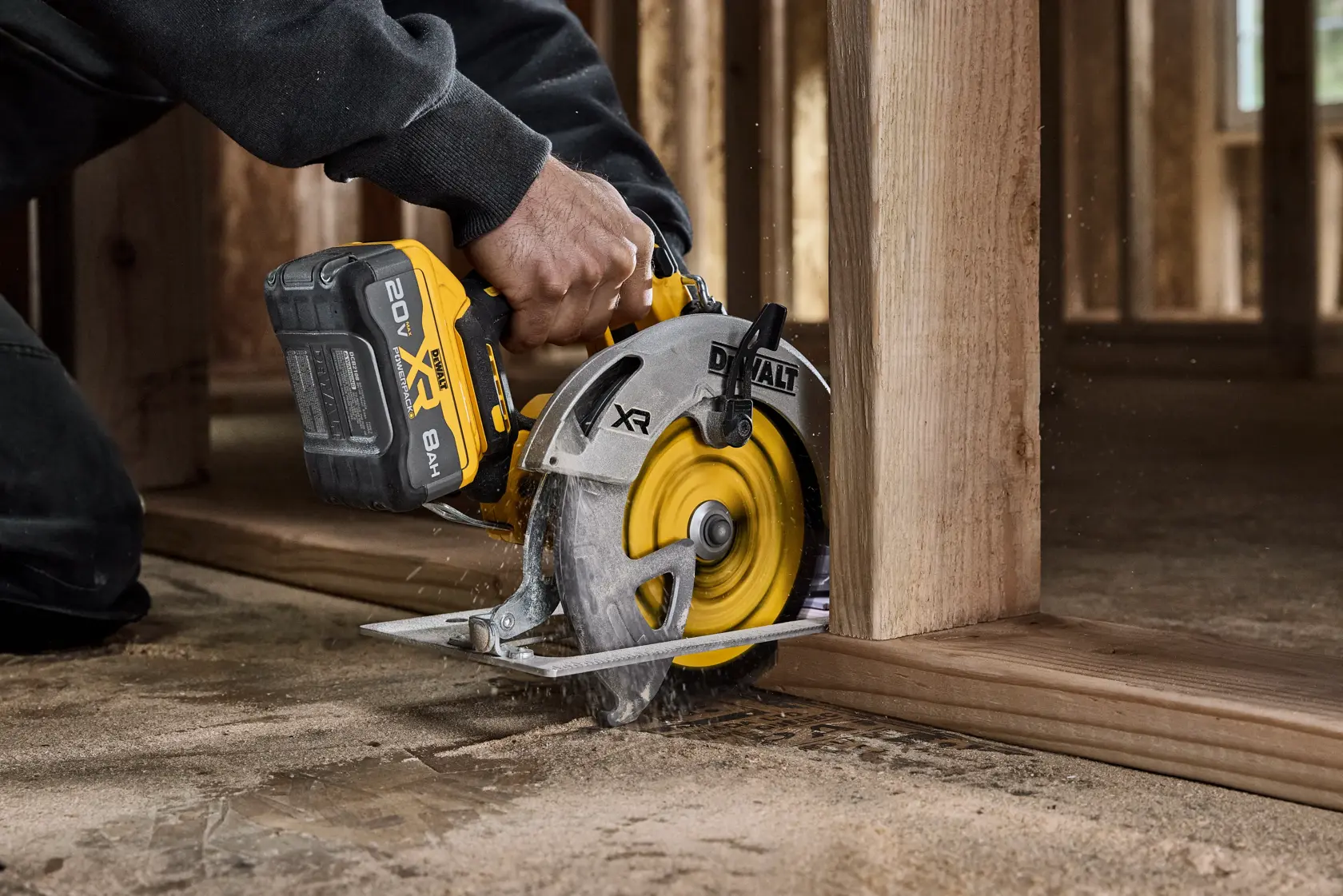 DEWALT® 20V MAX* XR® Brushless Cordless 7-1/4-in. Circular Saw Kit