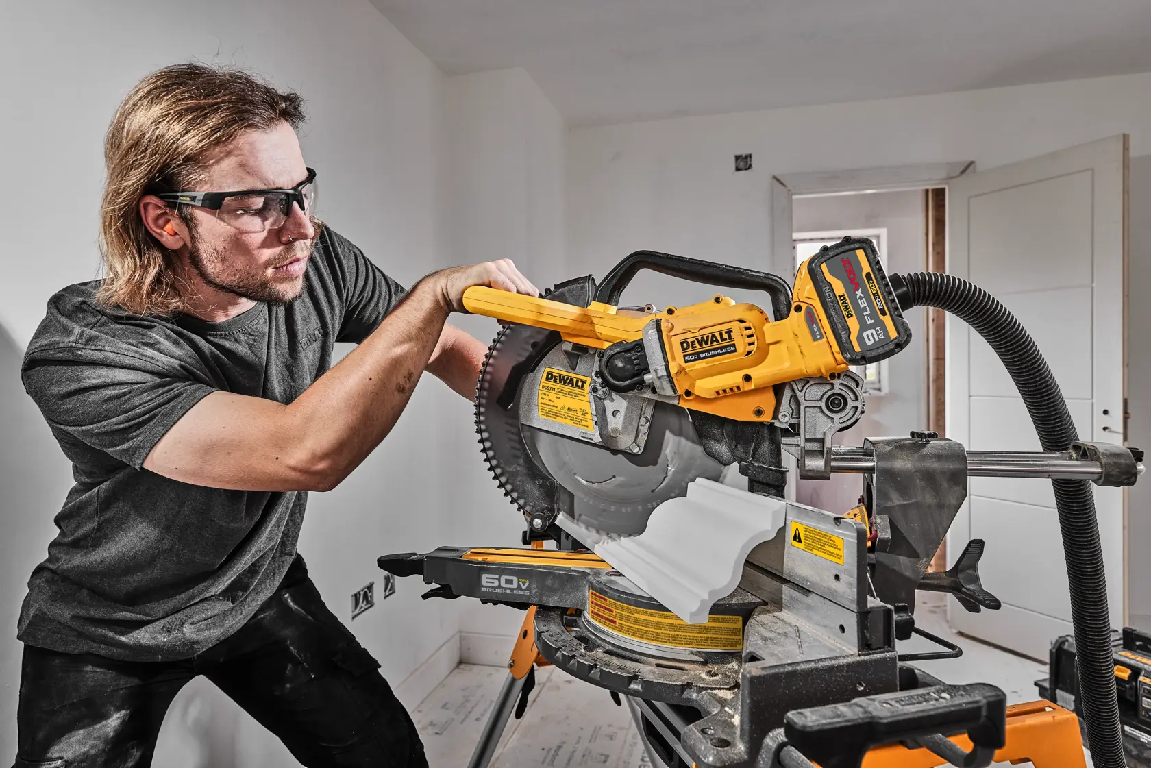 Cutting through tall molding at an angle 