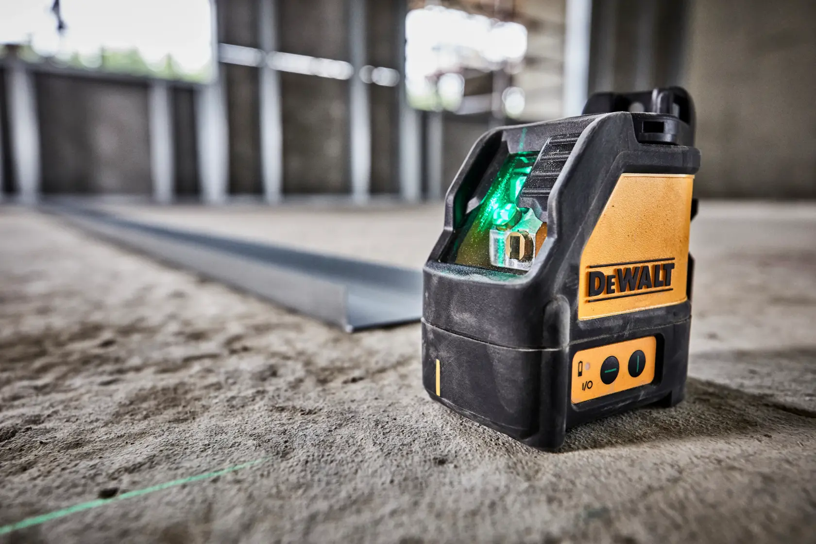 DEWALT® Green Cross Line Laser