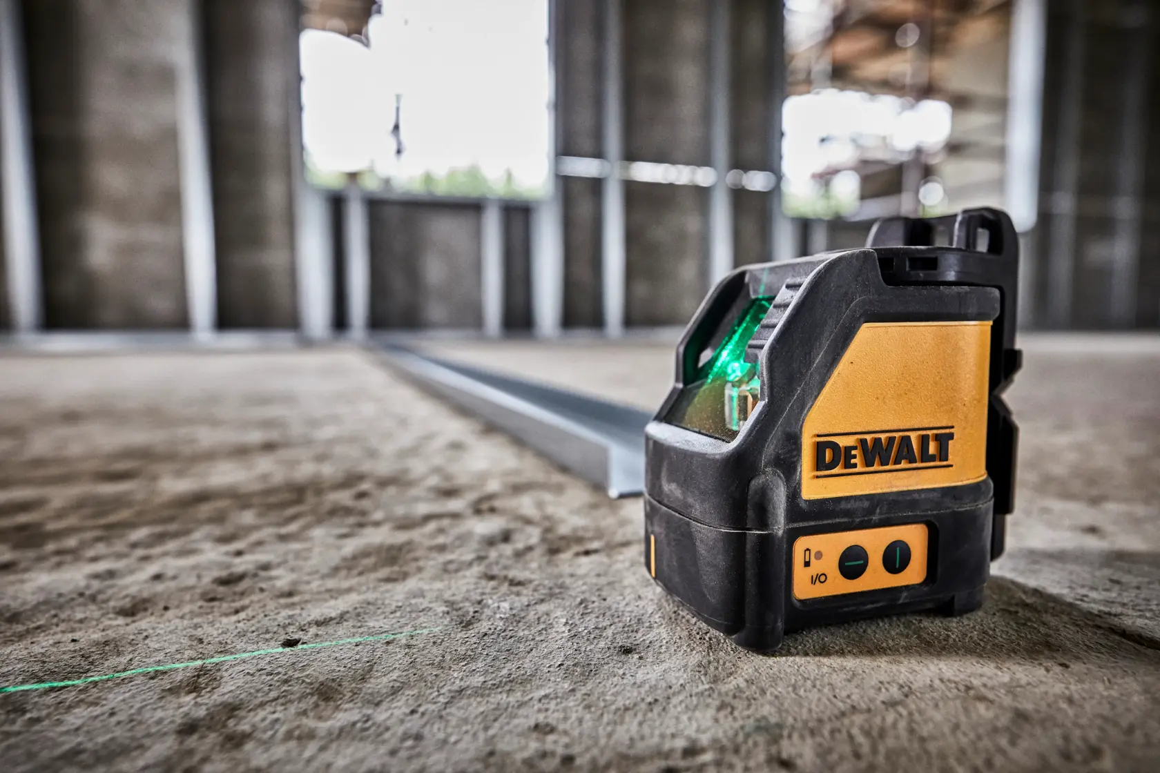 DEWALT® Green Cross Line Laser